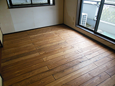 天然木リフォーム　赤松床板